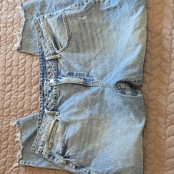 Time and Tru Light Blue Cropped Jeans - Picture 3 of 10